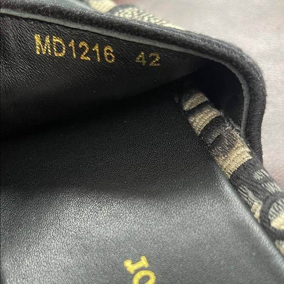 Dior Black and Tan Logo Slides - Picture 14 of 16